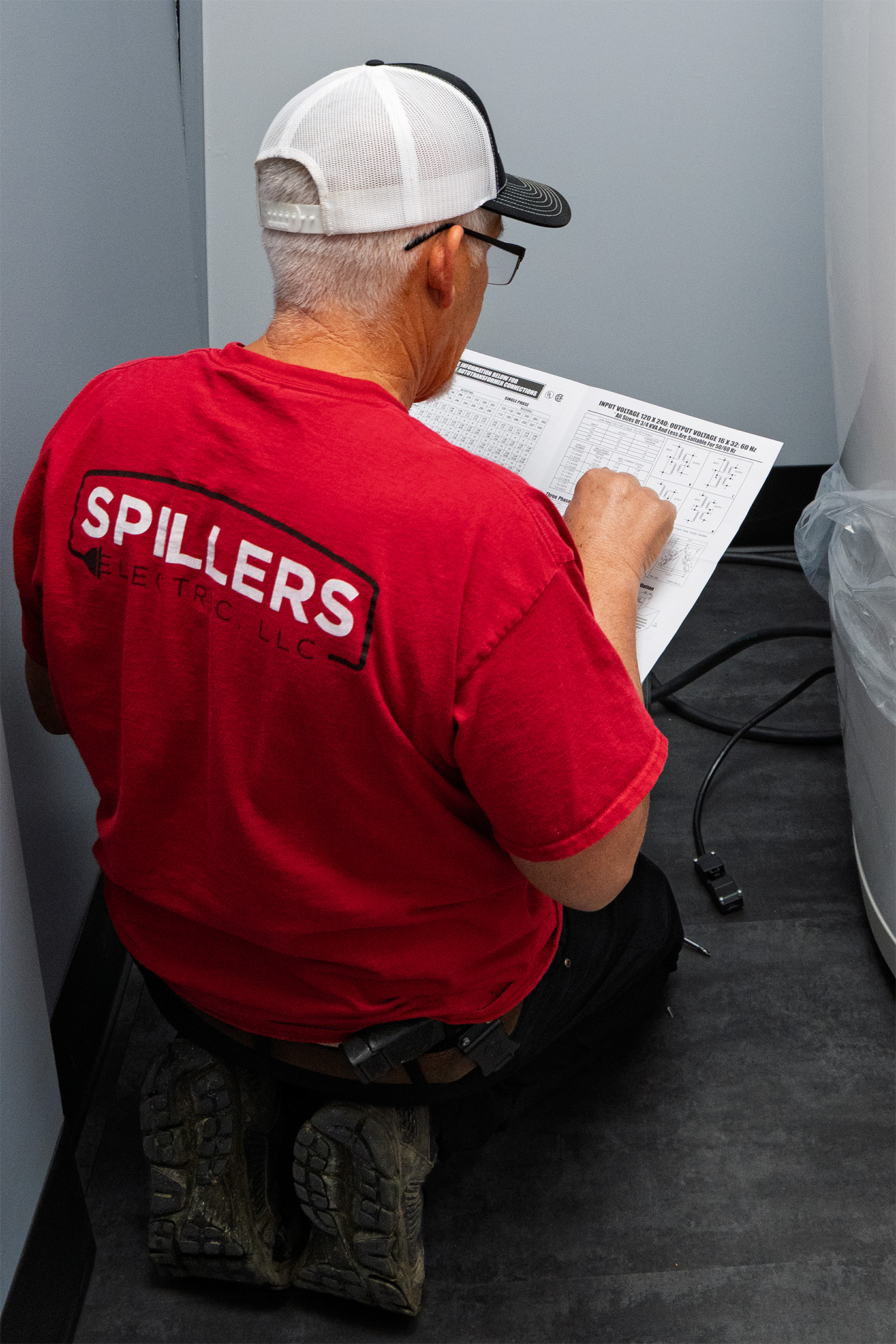 Licensed master electrician performing electrical repair in Fort Worth Texas