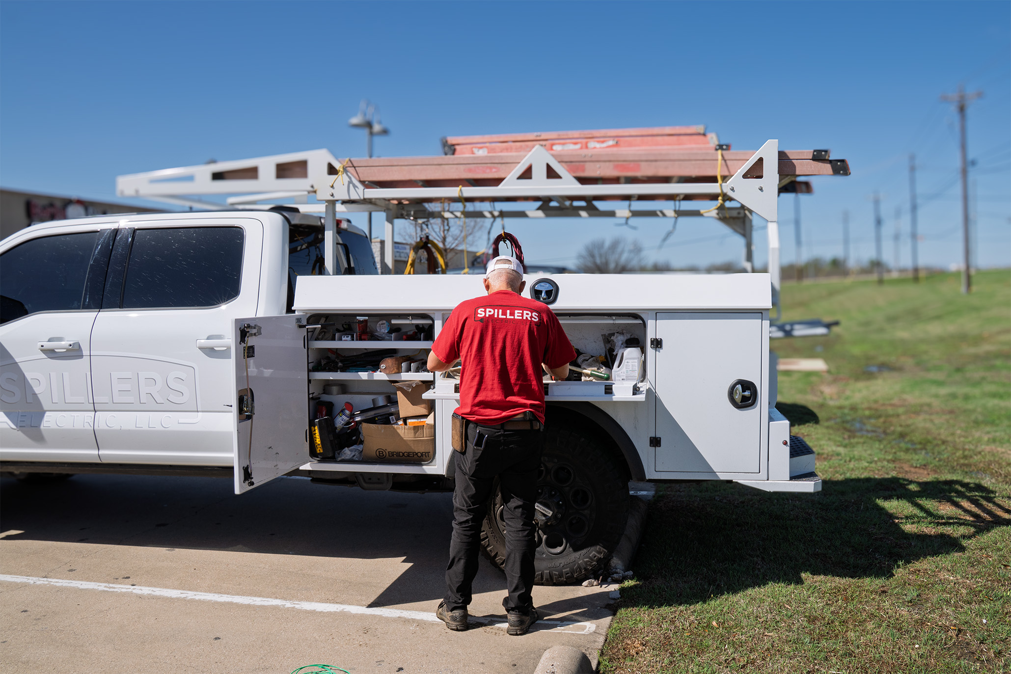 Master electrician performing electrical panel upgrade in Burleson and Fort Worth Texas
